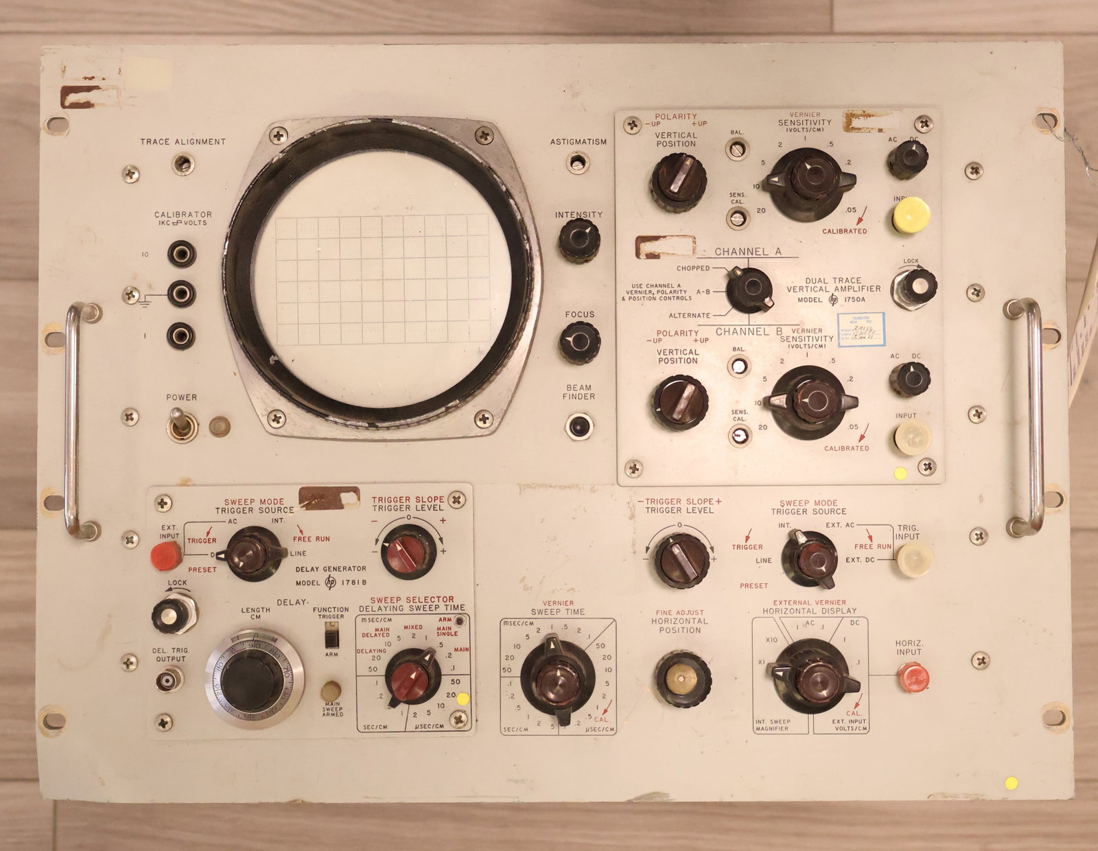 Apollo Program GSE Dual-Trace Vertical Amplifier Oscilloscope - 2