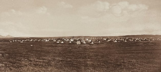 Edward Curtis, Folio - Sun Dance Encampment - Piegan