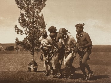 Edward Curtis, Folio - Arikara Medicine Ceremony - Dance of the Black-tail Deer. 162