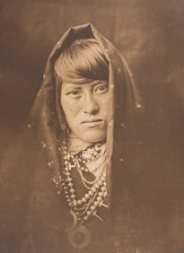 Edward Curtis, Folio - An Acoma Woman