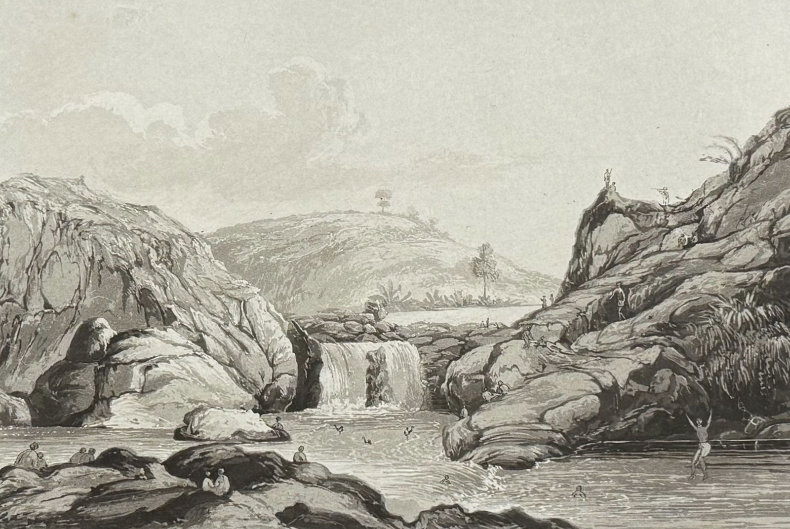 Byron, Hawaii - Waterfall in Byron Bay (Sandwich Islands) (1 of 2)