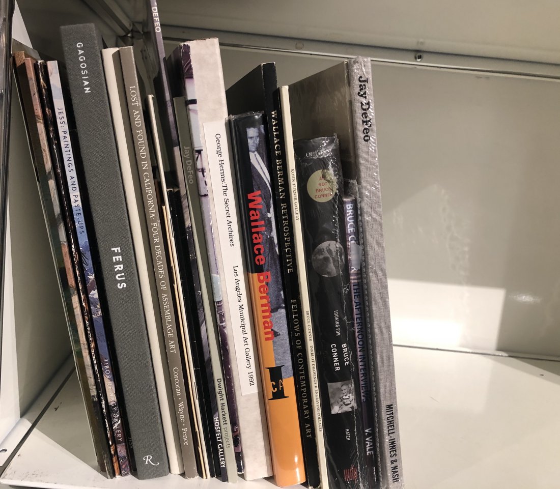 Collection of 23 California Beat Art Books: Collection of 23 rare books and catalogues on California Beat Art (23) Jay Defeo No End/Botanicals Mitchell Innes-Nash catalogue Hosfelt Gallery catalogue Bruce Conner Inkblot Drawings, Engravings Sea