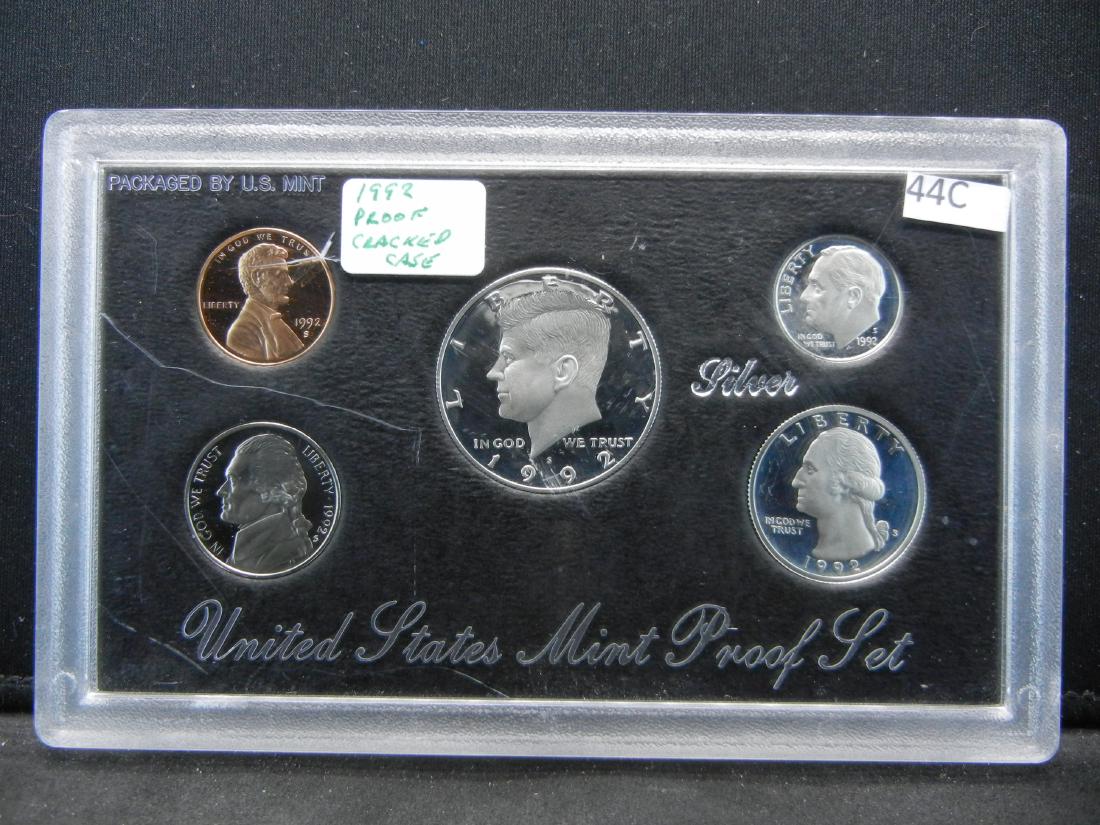 1992 Proof Set.  Cracked Case. (1 of 2)