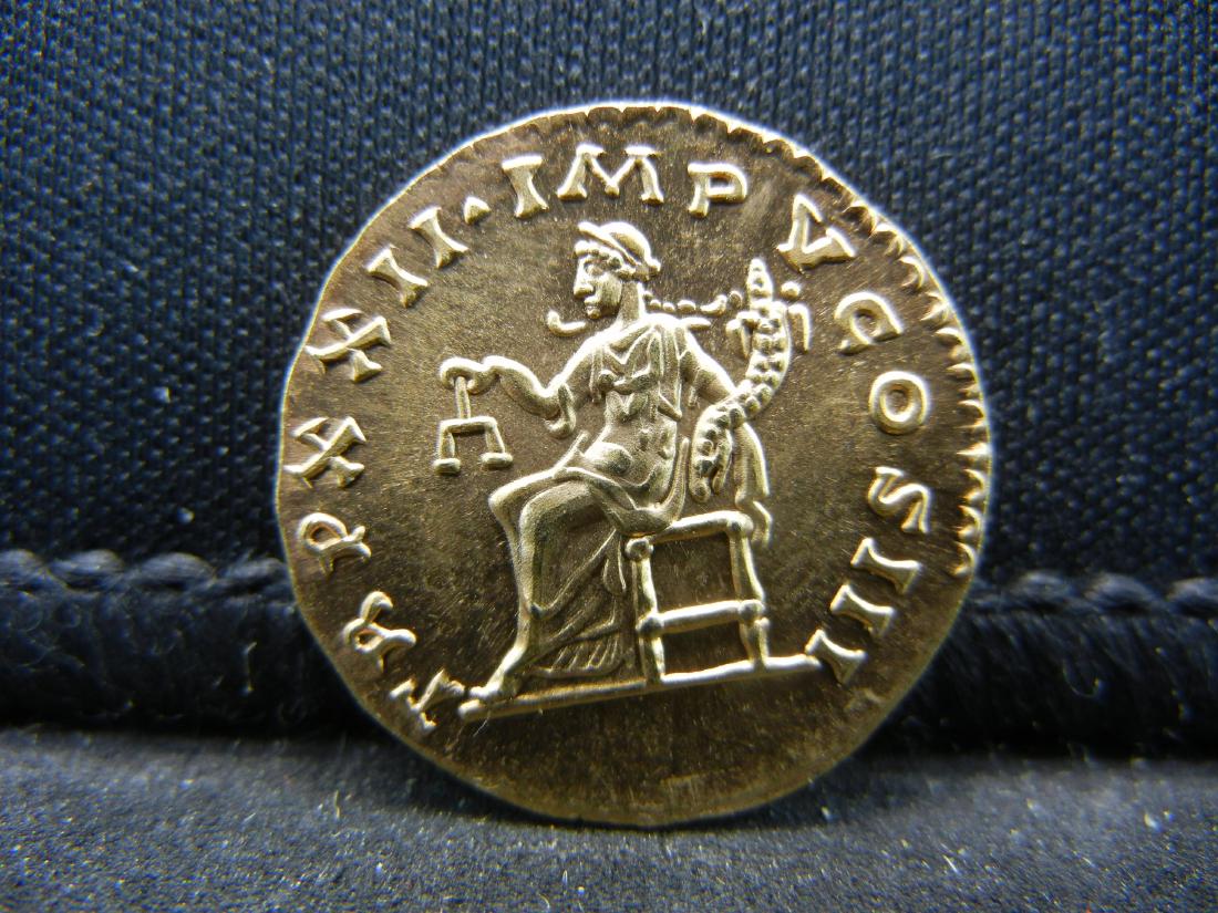 Roman/Greek Gold Coin. 0.13 Ounces (1 of 2)