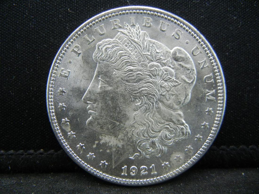 1921 SILVER (90%) MORGAN DOLLAR, (LOOKS UNCIRCULATED/PL (1 of 2)