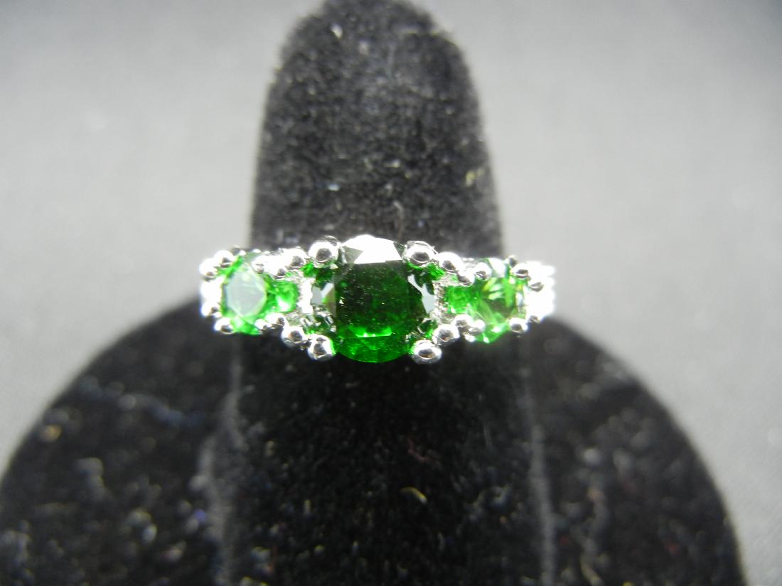 WOMAN'S EMERALD RING (SIZE 6), NEW/GREAT GIFT! (1 of 5)