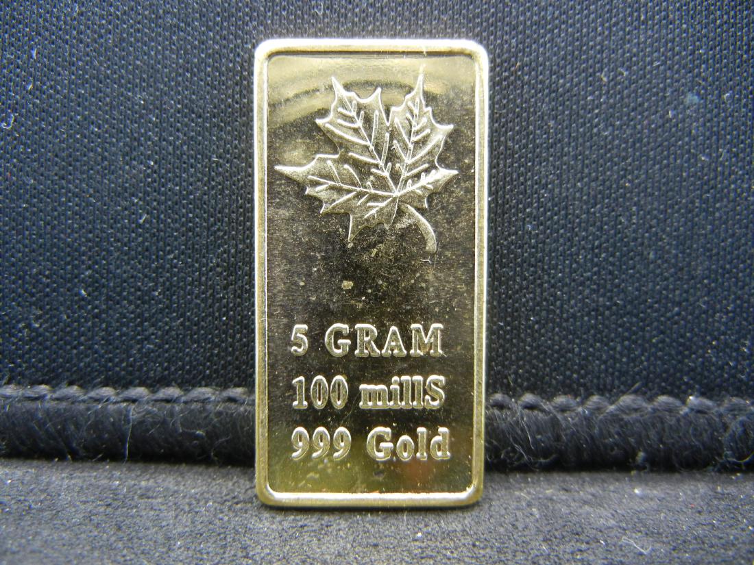 5 Gram 100 Mills 999 Gold Maple Leaf Collector Bar: 5 Gram 100 Mills 999 Gold Maple Leaf Collector Bar (Clad)