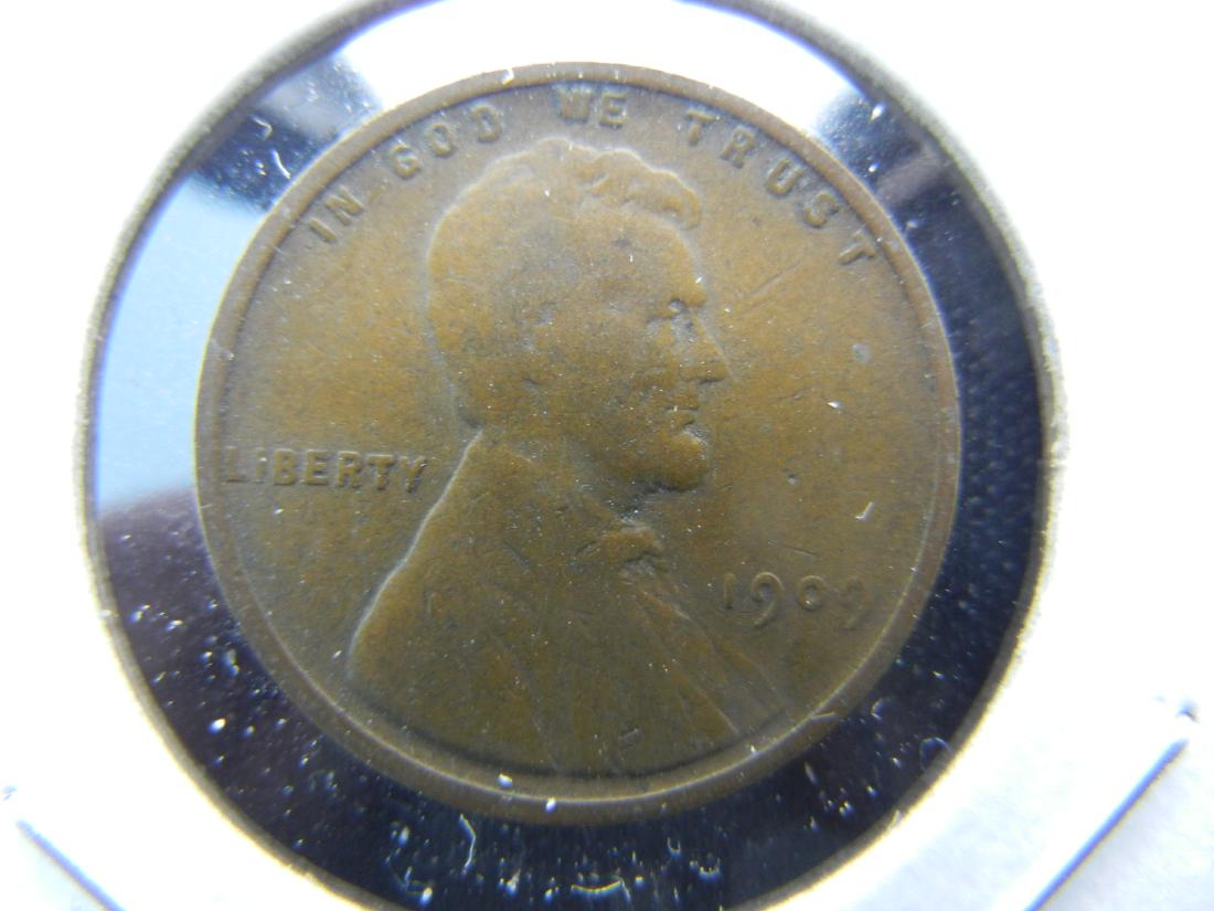 1909-VDB Lincoln Cent .  XF. (1 of 3)