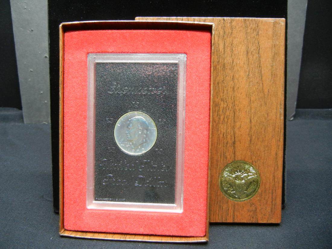 1972-S Silver Eisenhower dollar in Mint GSA like box. (1 of 5)