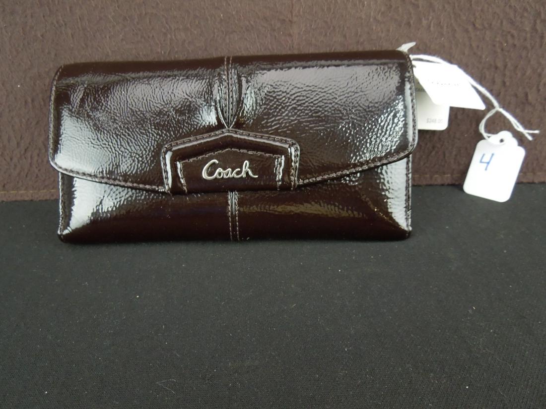 Brandnew with tags COACH laquered pocketbook (1 of 5)