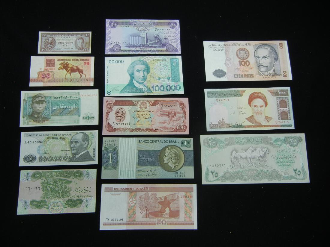 12 World Notes Crisp Unc (1 of 8)