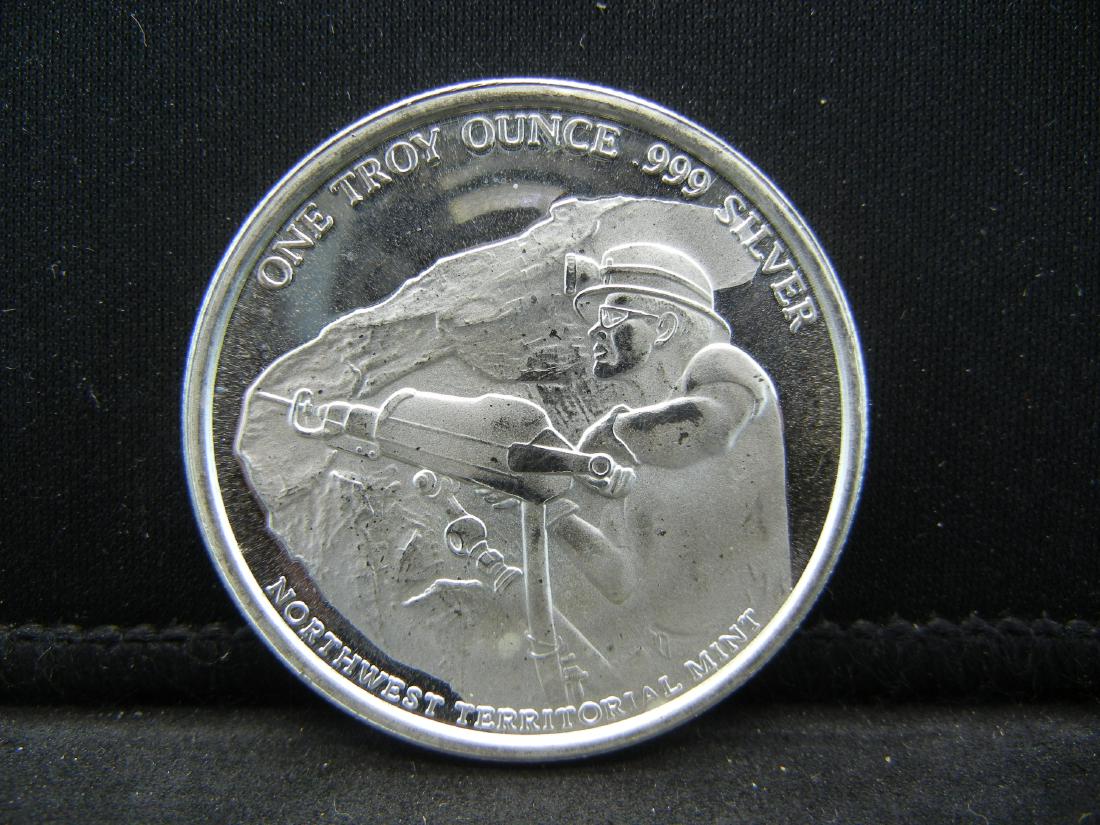 Pan American Silver Corp 1 Ounce .999 Fine Silver Coin (1 of 2)