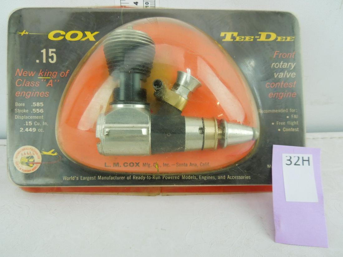 Cox Tee-Dee .15 Model Engine w/ original box: Cox Tee-Dee .15 Model Engine w/ original box