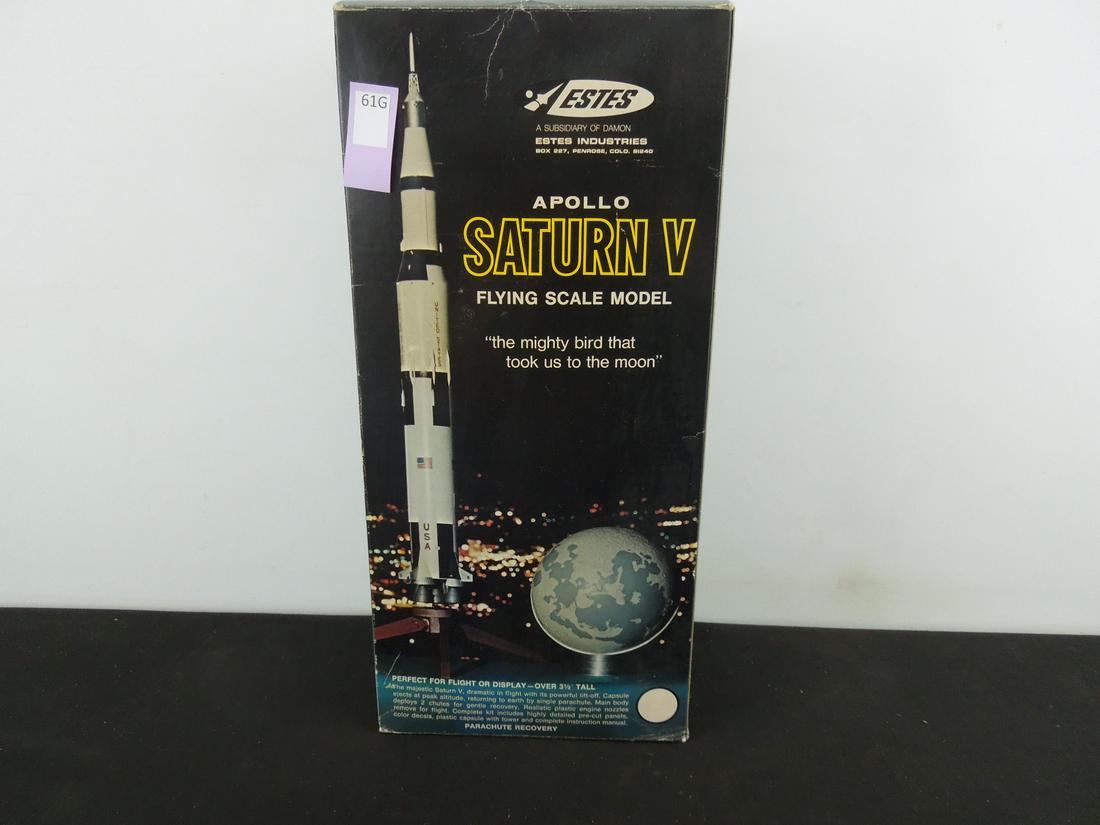 Estes Applo Saturn V Flying Scale Model: Estes Applo Saturn V Flying Scale Model
