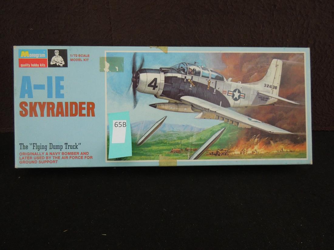 Monogram A-IE Skyraider Model kit: Monogram A-IE Skyraider Model kit