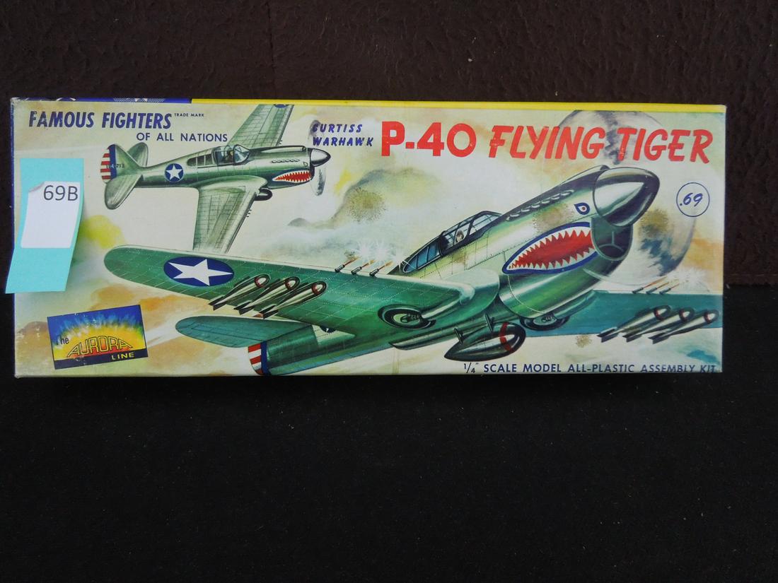 Aurora Famous Fighters P-40 Flying Tiger 1/4 scale: Aurora Famous Fighters P-40 Flying Tiger 1/4 scale Model Kit