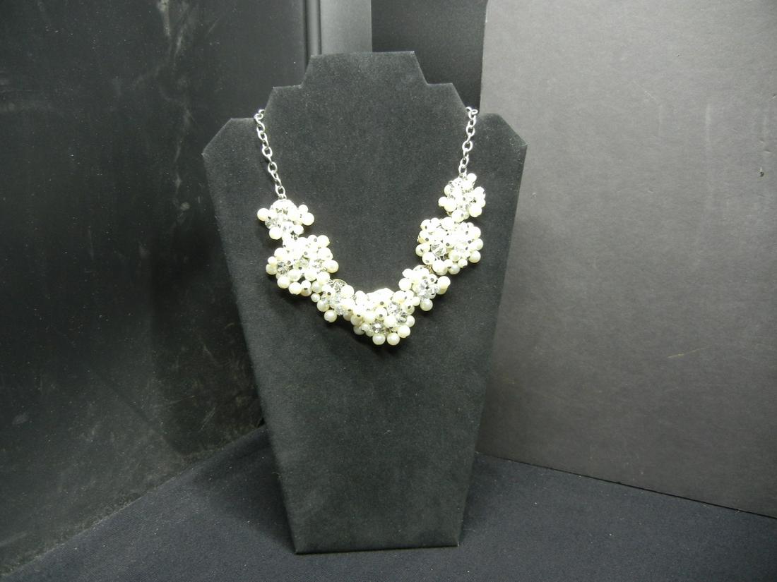Razzle dazzle pearly necklace. Adjustable. (1 of 4)
