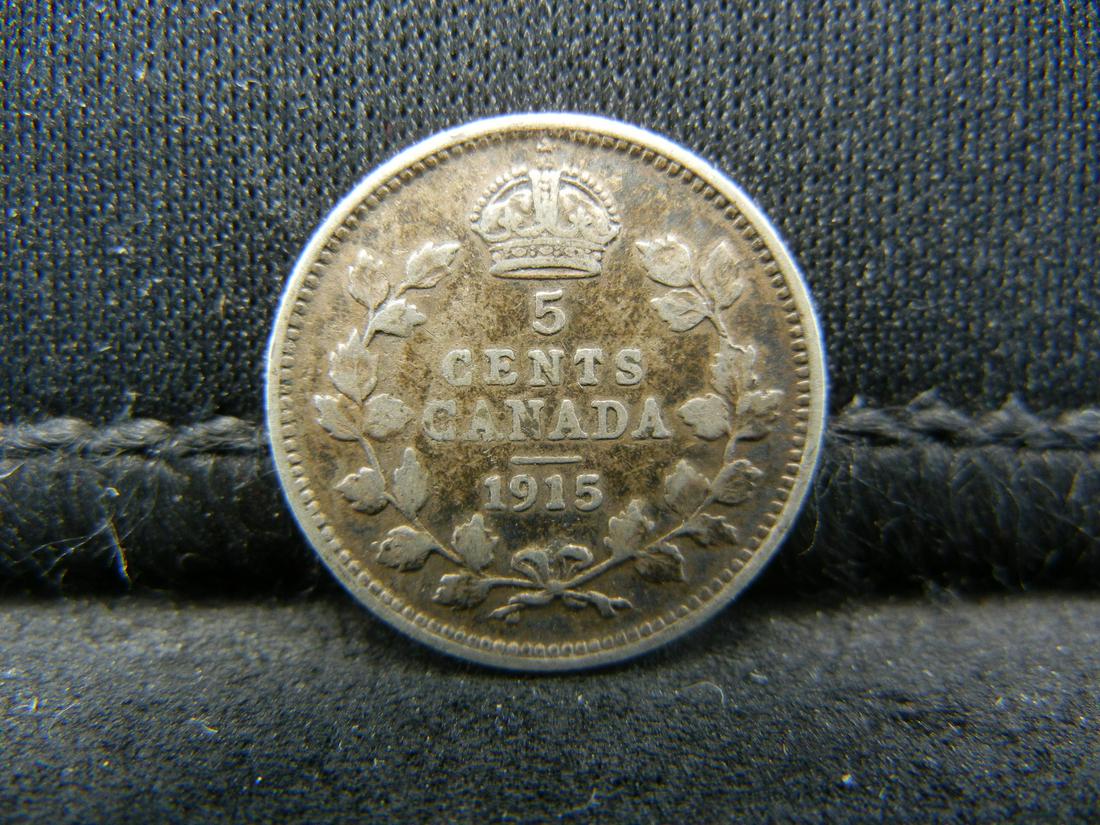 1915 Canada Five Cents 92.5% Sterling Silver Coin. (1 of 2)