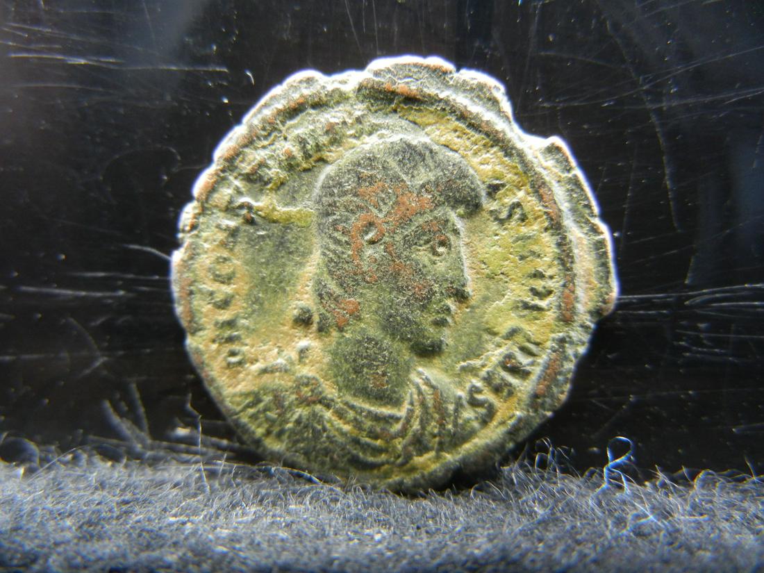 175-330 AD ANCIENT ROMAN COIN, (OVER 1,600 YRS OLD)! (1 of 2)