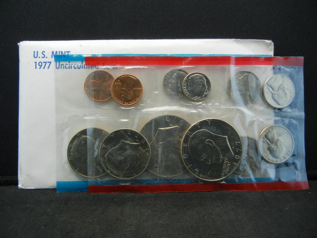 1977 P/D US Mint Set in Pristine Envelope. GEM BU (1 of 5)