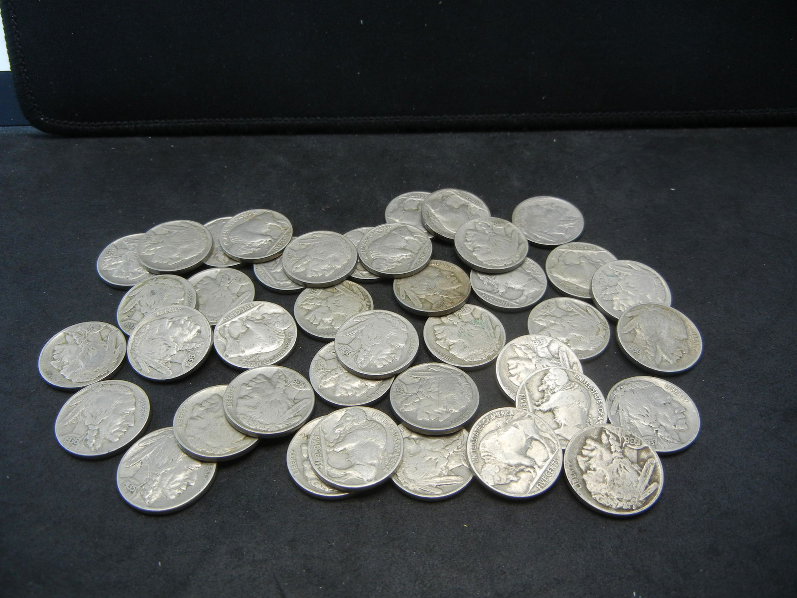 (40) coin roll of Full date Buffalo Nickels.  Not junk. (1 of 4)