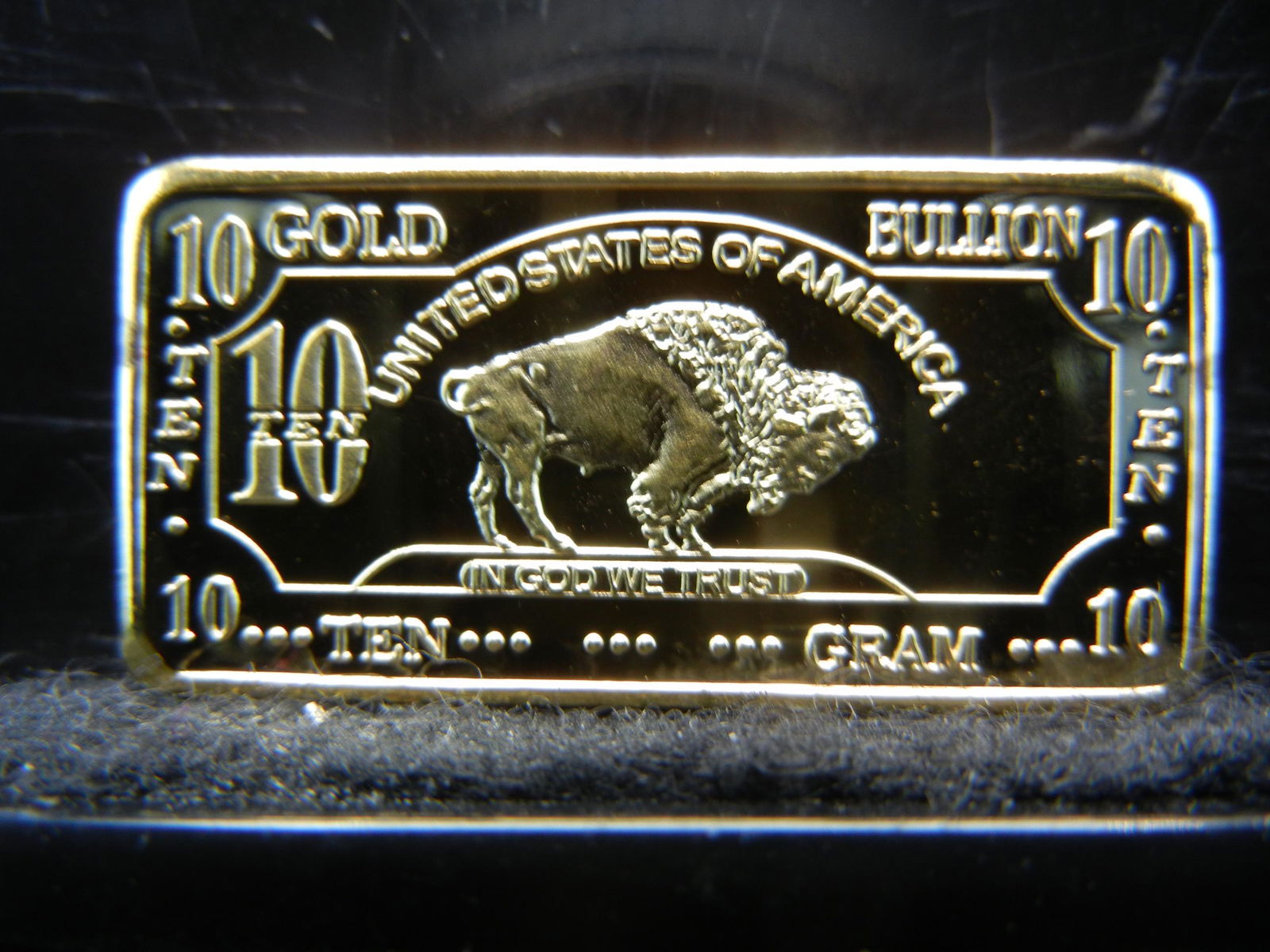 Clad 10 Gram 100 Mills .999 fine Gold Buffalo Collector (1 of 2)