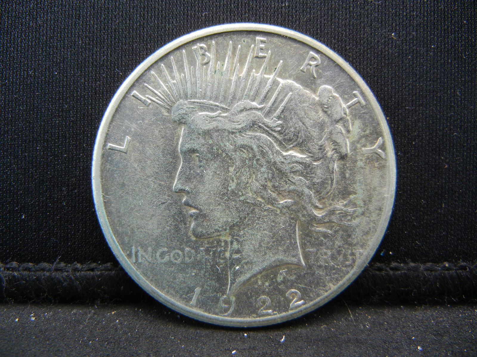 1922 SILVER (90%) PEACE DOLLAR, ROARING 20'S (1 of 2)