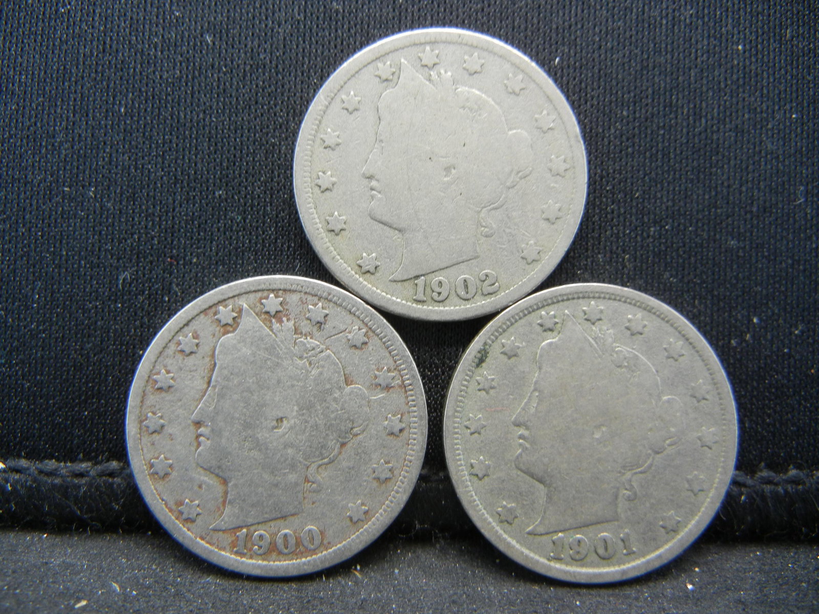 1900 1901 1902 V-Nickels. (1 of 2)