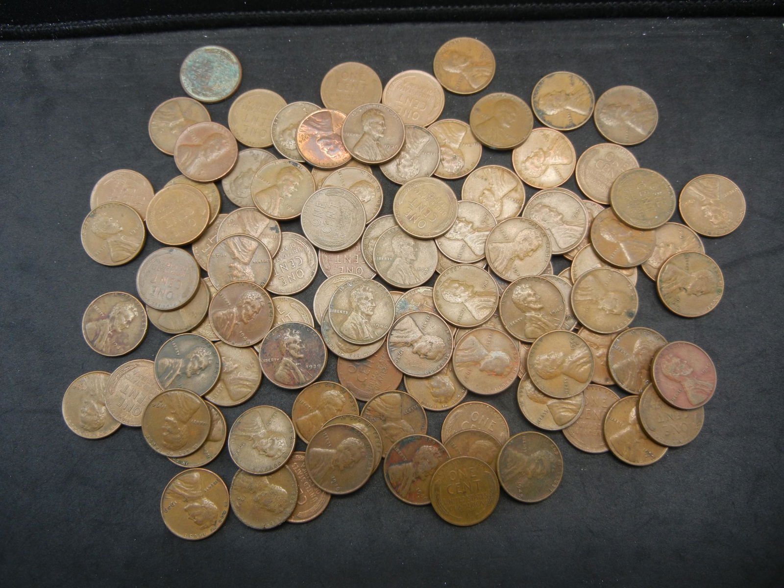 100 Lincoln Wheat Cents. (1 of 3)