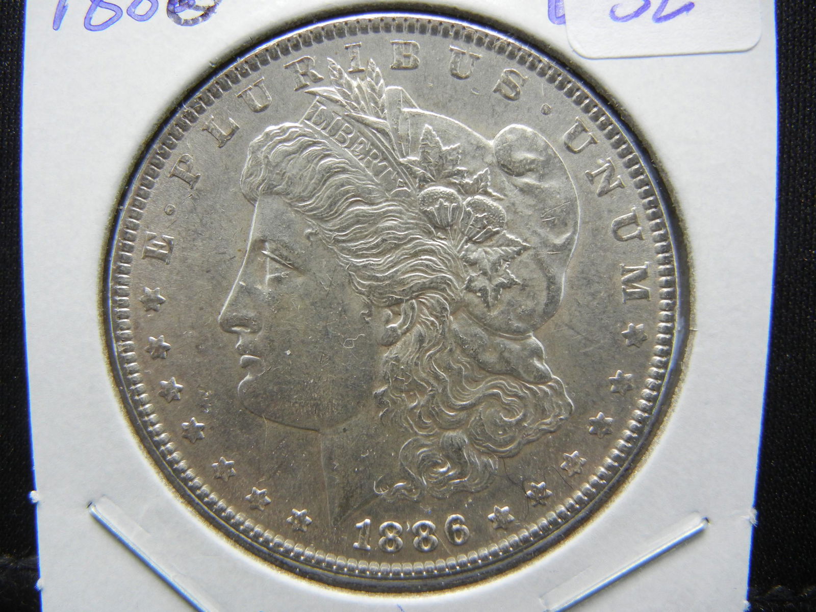 1886 Morgan Silver Dollar. UNC Very White (1 of 3)