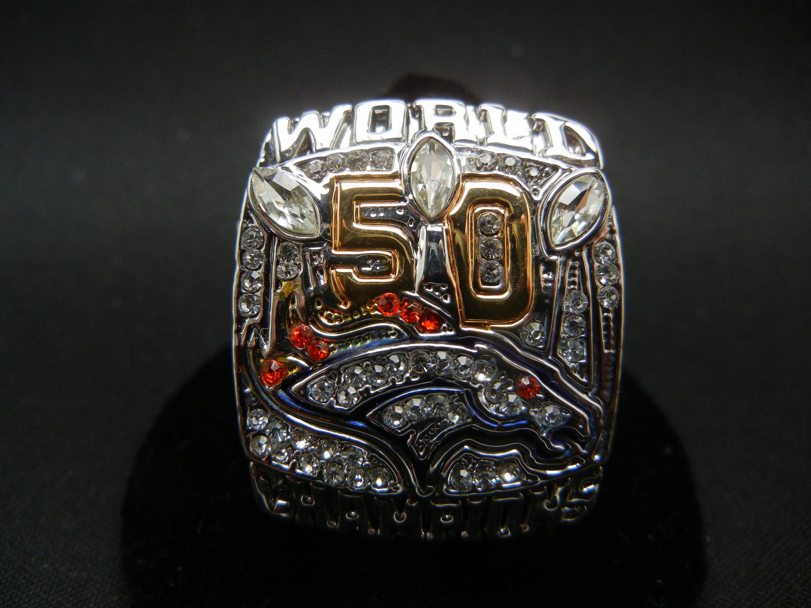 Size 11 Denver Bronco's Souvenir Ring: Size 11 Denver Bronco's Souvenir Ring