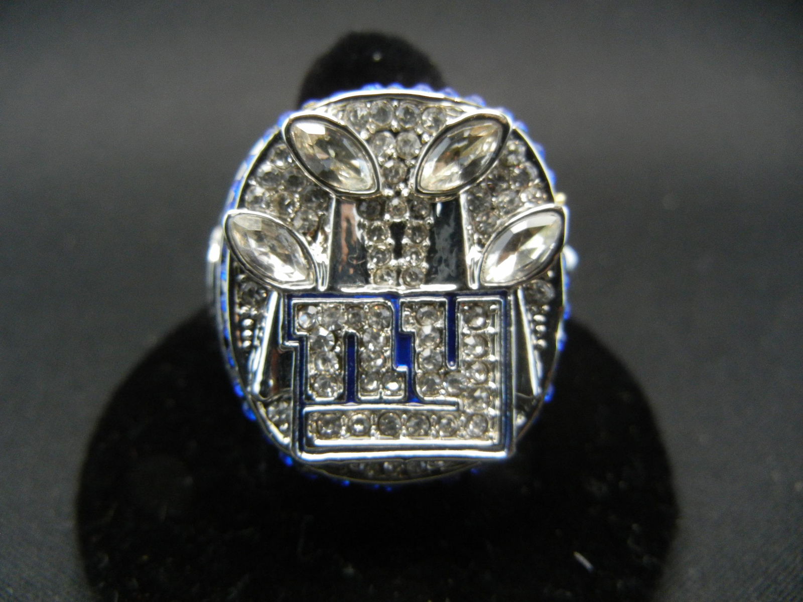 Size 11 New York Giants Souvenir Ring (1 of 3)