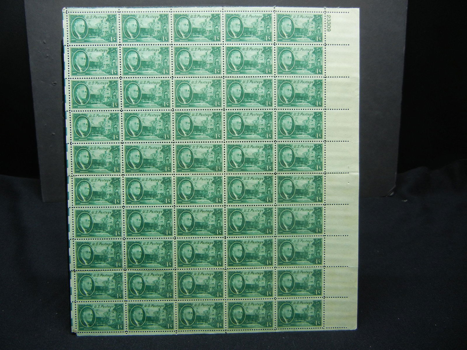 1945 US Postage Stamps Roosevelt 1 Cent Stamps (1 of 4)