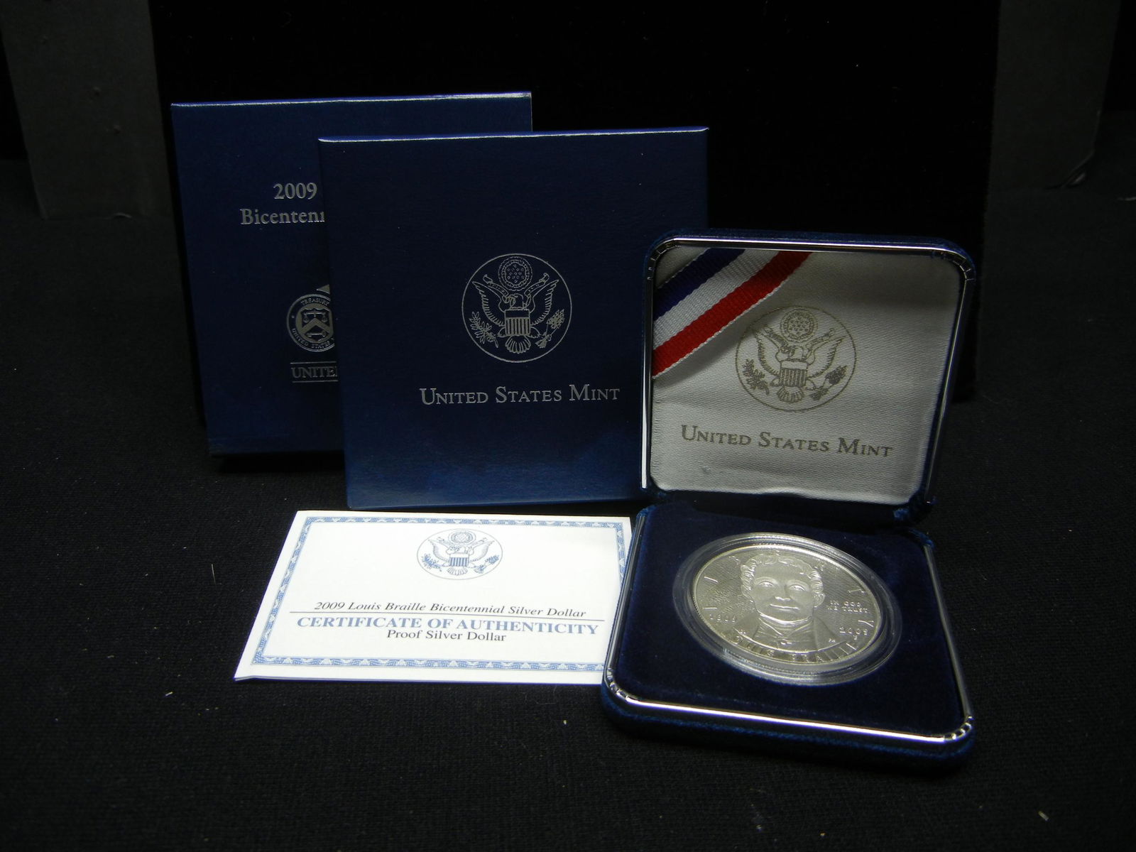 2009 US Mint Louis Braille Bicentennial Silver Dollar (1 of 4)