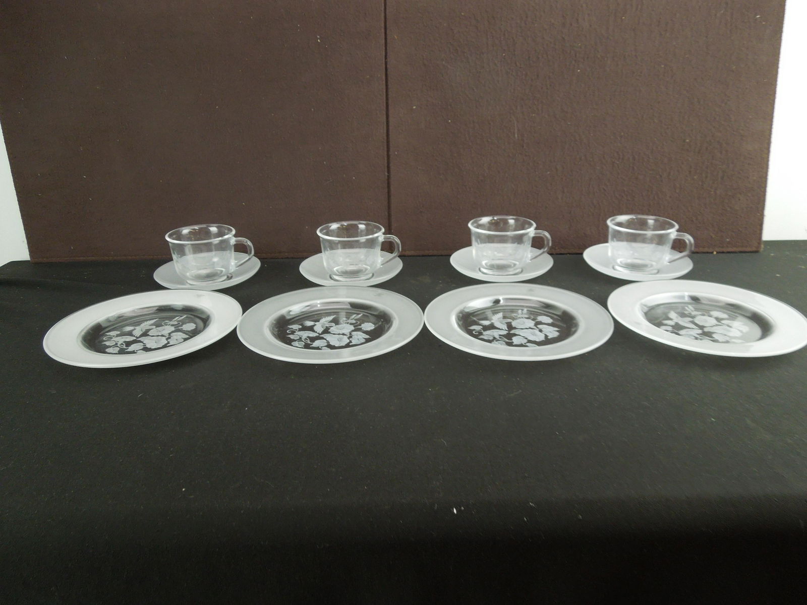 Avon Humming Bird Pattern Glassware 4 Cups/Saucers , 4 (1 of 6)