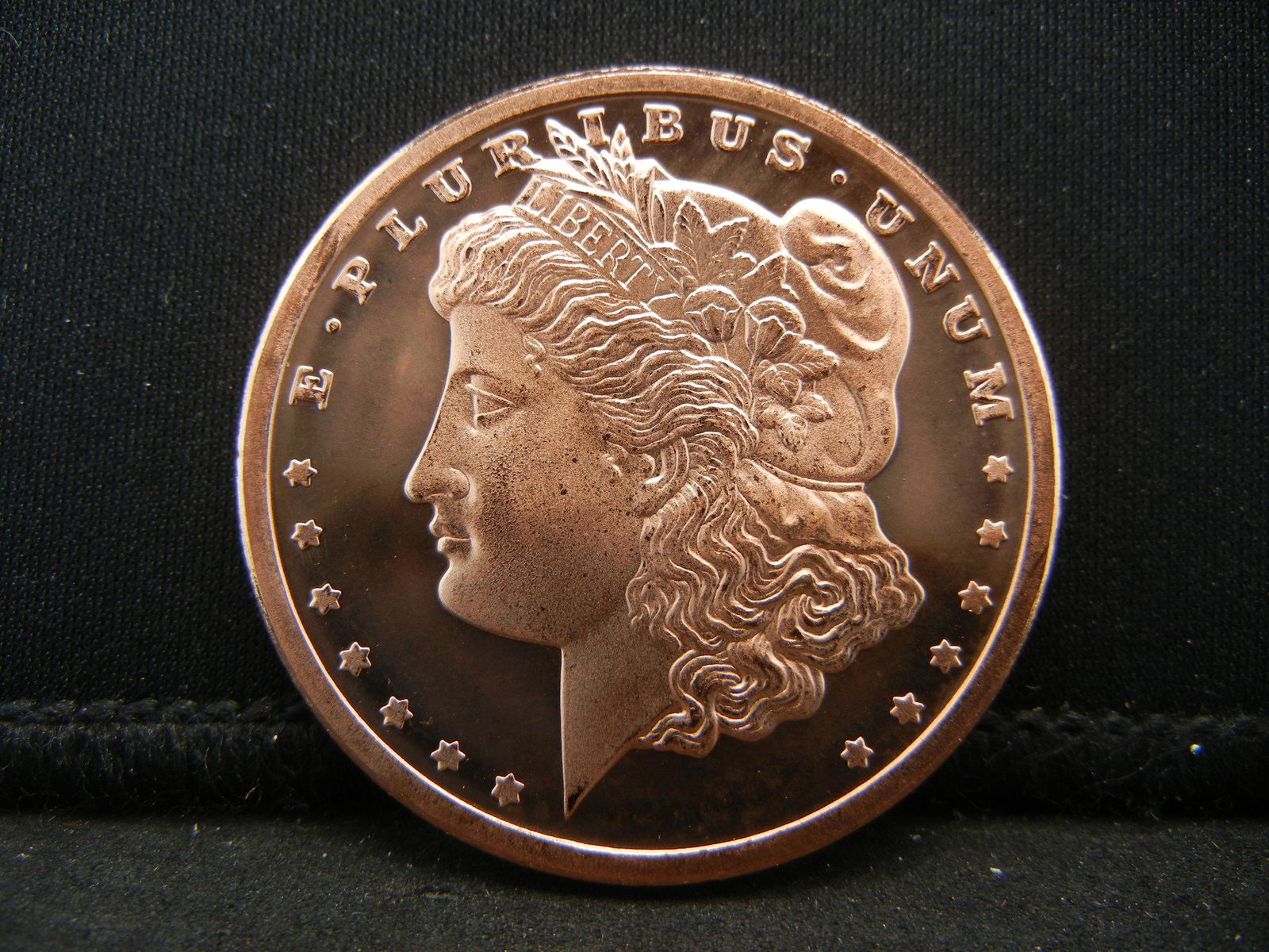 2011 .999 Fine Copper Round Morgan Design (1 of 2)