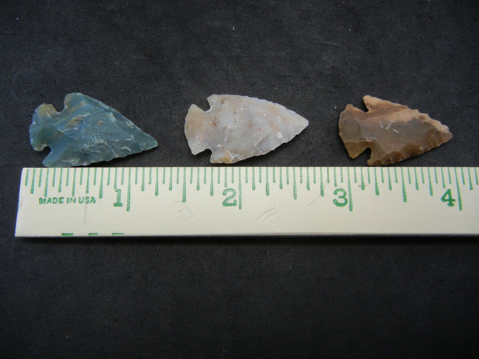 (3) VINTAGE ARROW-HEADS, AGE UKNOWN (1 of 4)