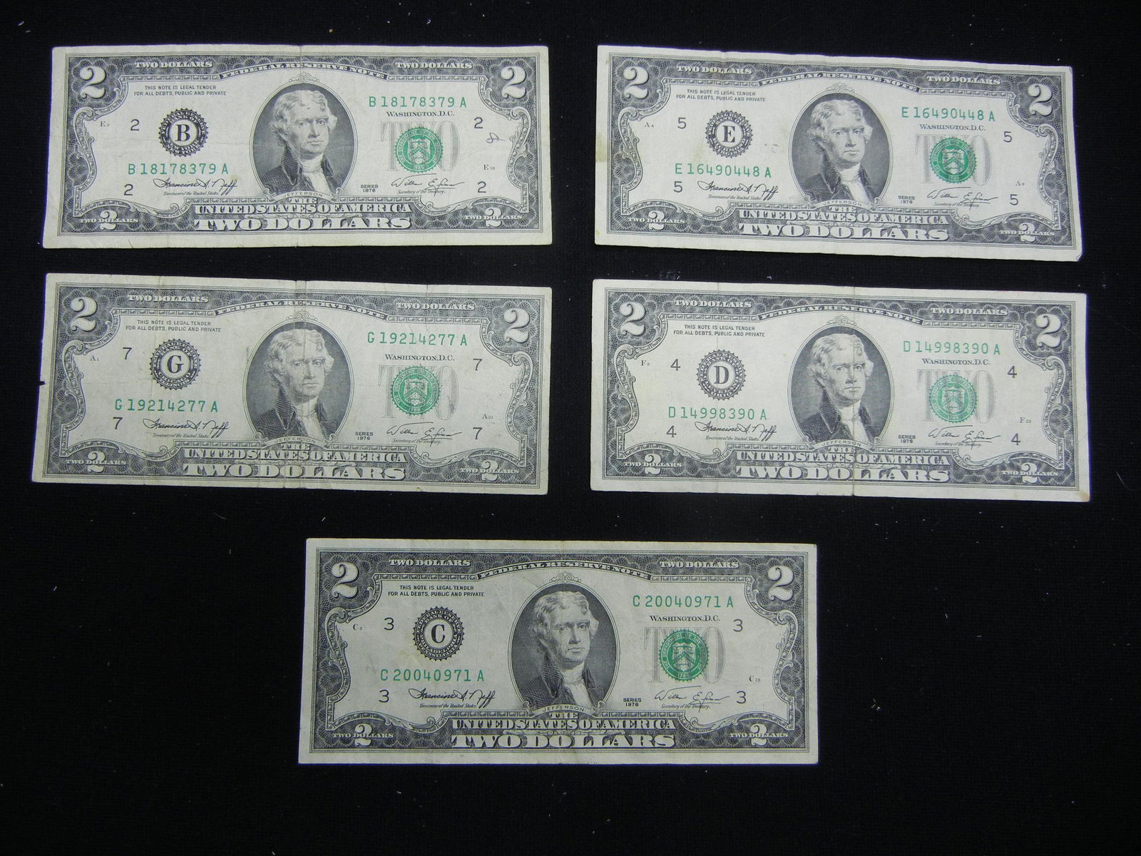 (5) 1976 $2 US Bank Notes (1 of 5)