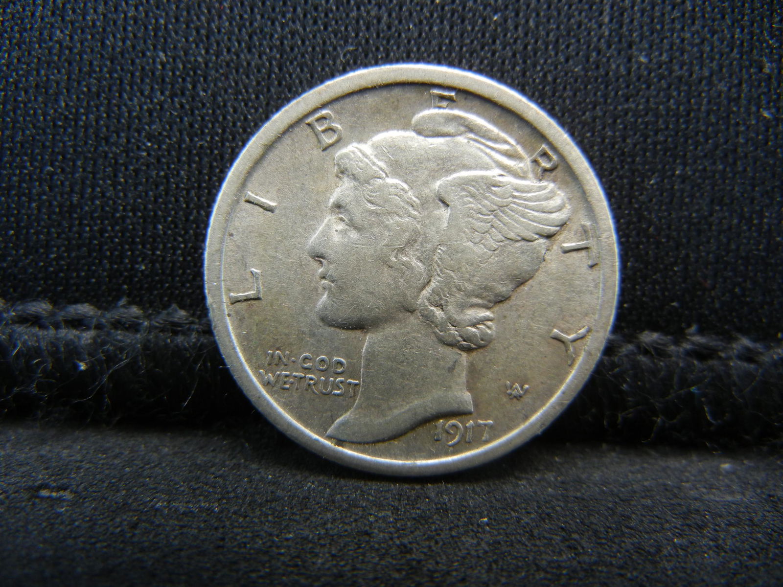 1917 Mercury Head Dime, Almost Uncirculated. (1 of 2)