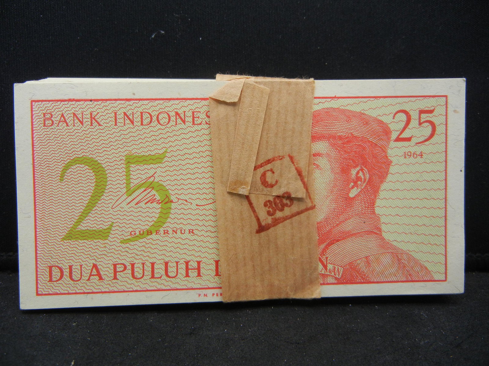 Stack of Bank of Indonesia 25 Notes. 1964: Stack of Bank of Indonesia 25 Notes. 1964