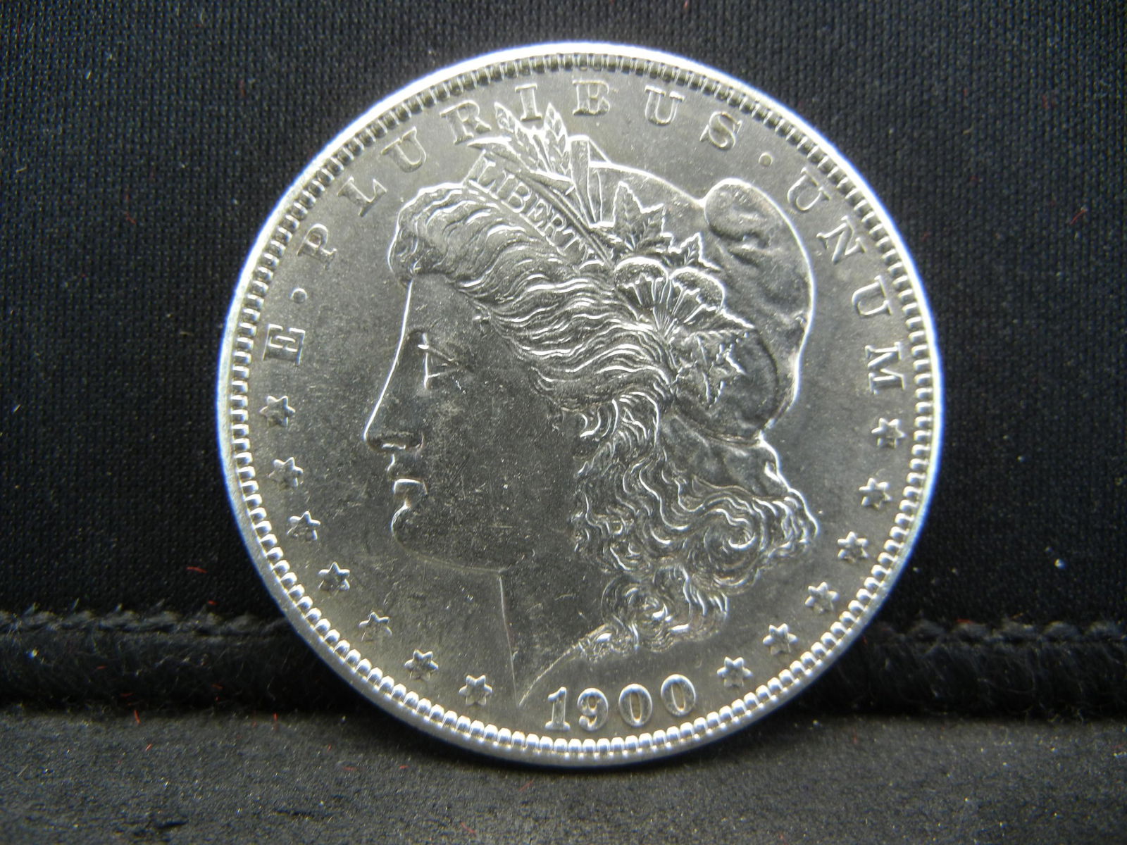 1900 Morgan Dollar CH BU (1 of 2)