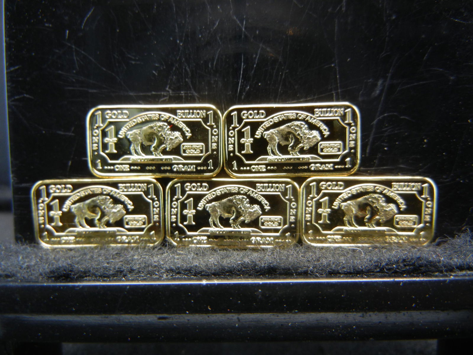 Clad 5 One Gram 100 Mills .999 Fine Gold Buffalo: Clad 5 One Gram 100 Mills .999 Fine Gold Buffalo Collector Bar Clad