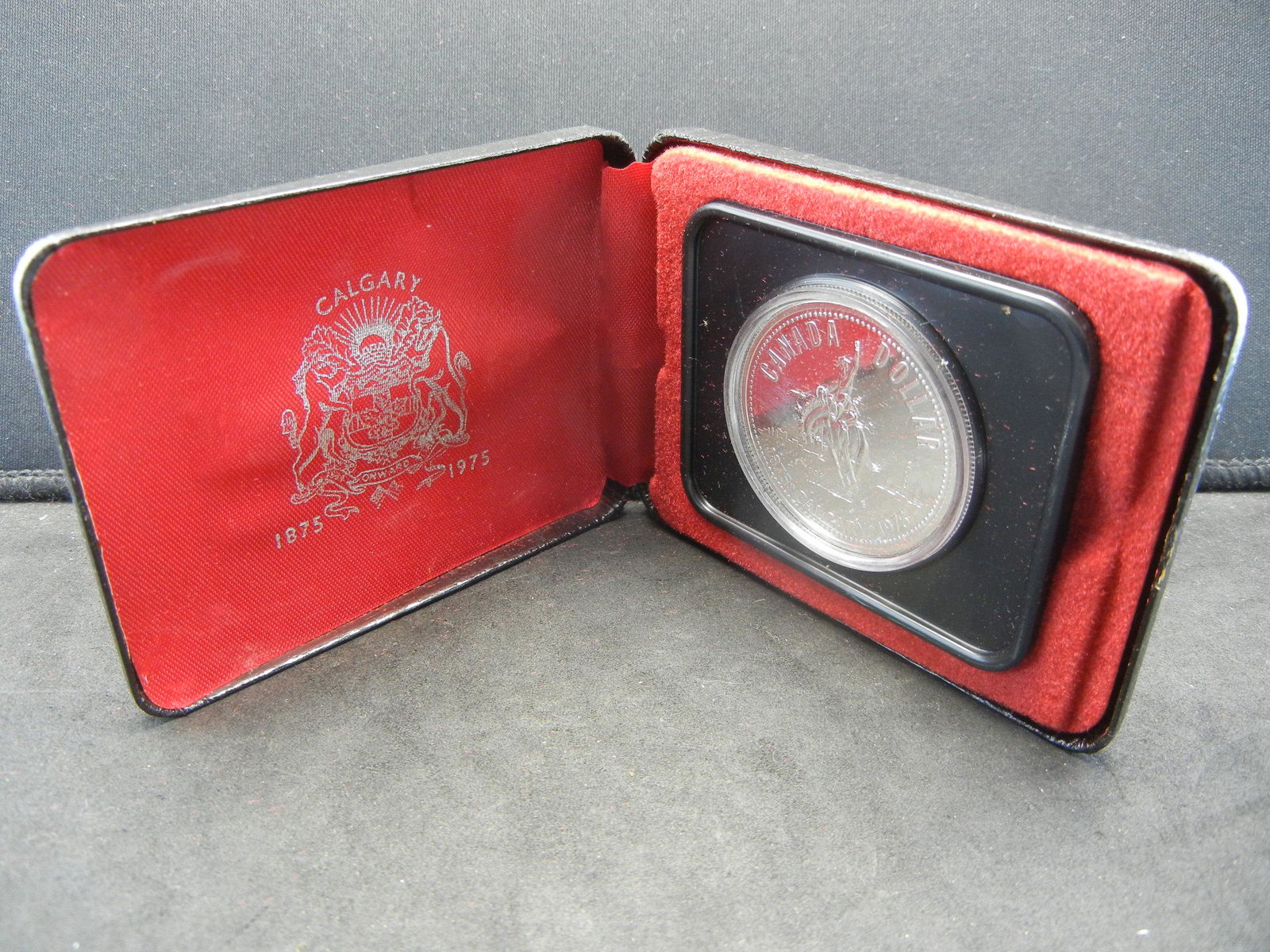 1975 Canada Calgary Silver Dollar. Govt box. (1 of 3)