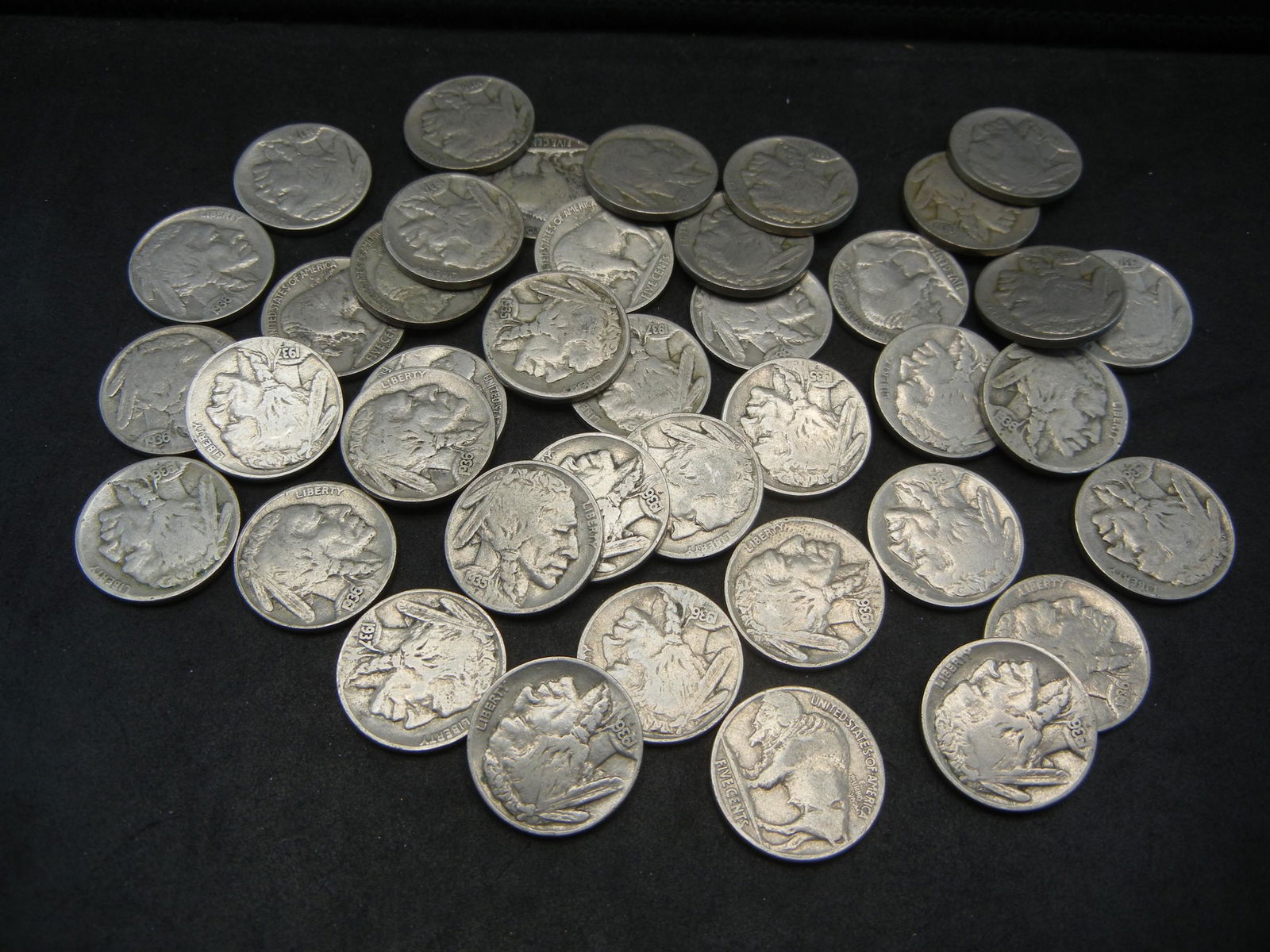 (40) Full date Buffalo Nickels.  Nice coins. (1 of 4)
