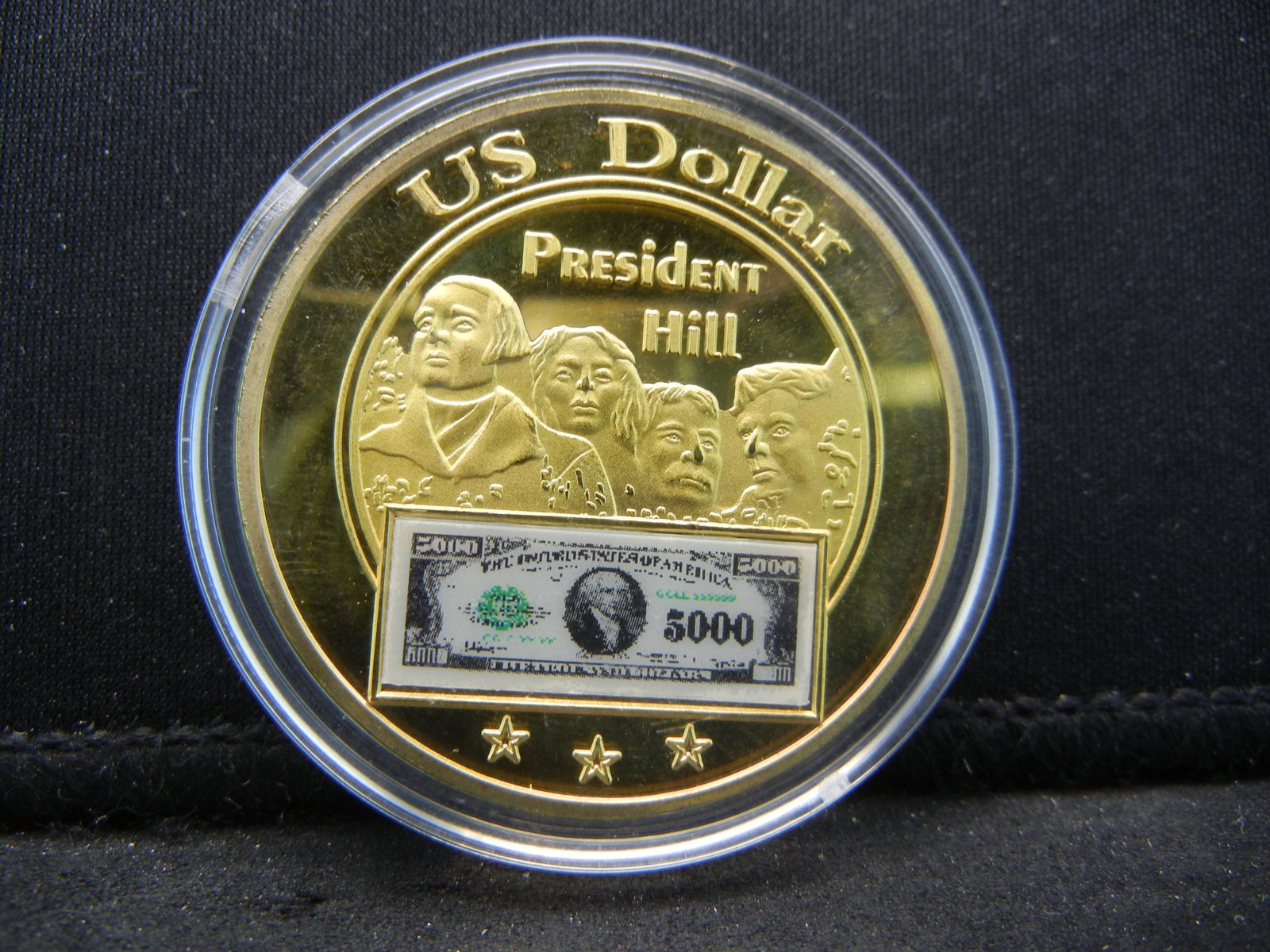 (MOUNT RUSHMORE with $5,000 BILL),Novelty Coin (1 of 2)
