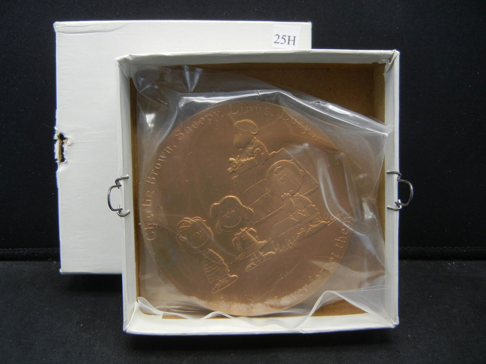 Charles M. Schulz Medal. Charlie Brown, Snoopy, Linus, (1 of 3)