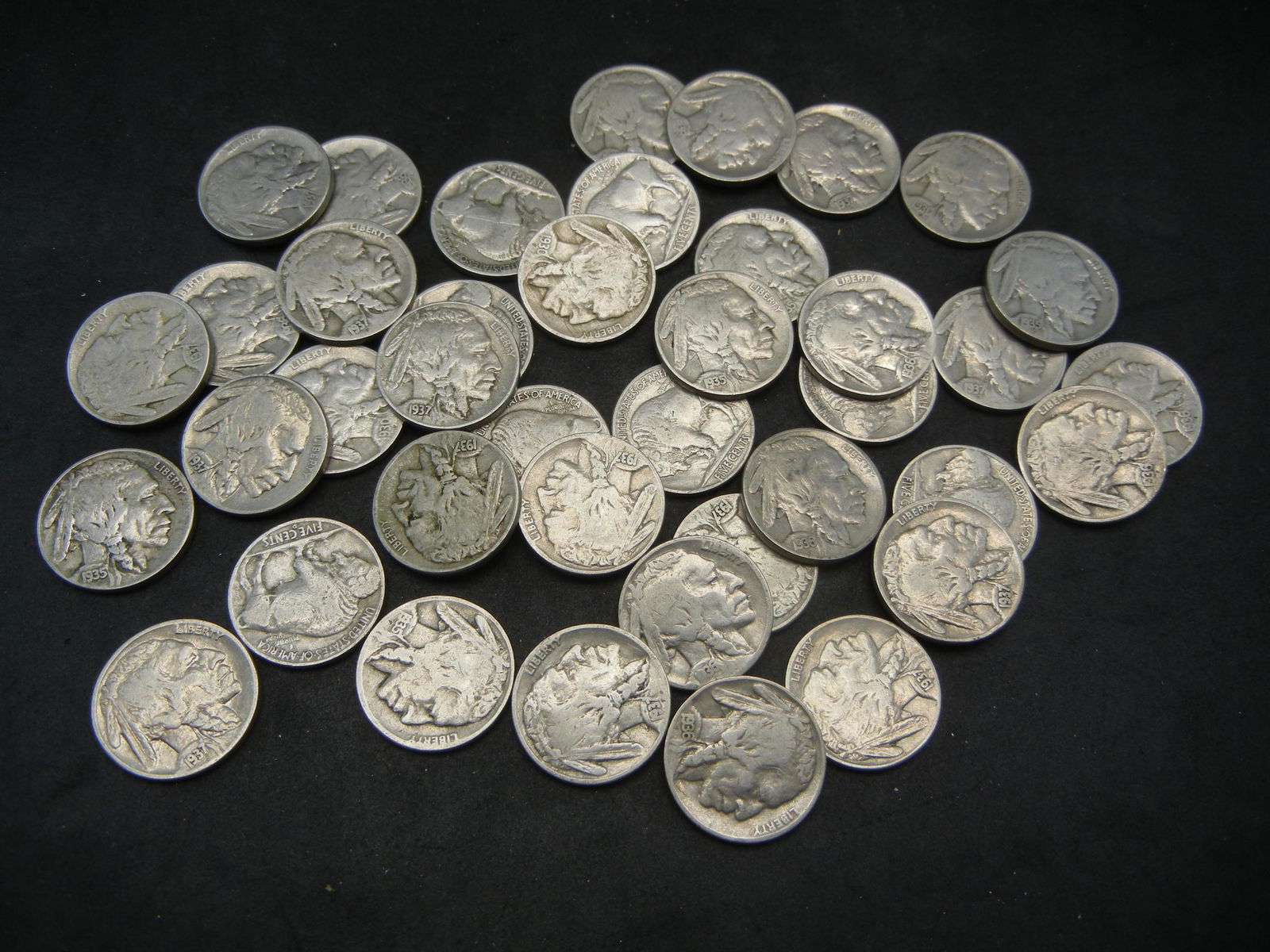 (40) Full date Buffalo Nickels. All Dated in 30's Nice (1 of 4)