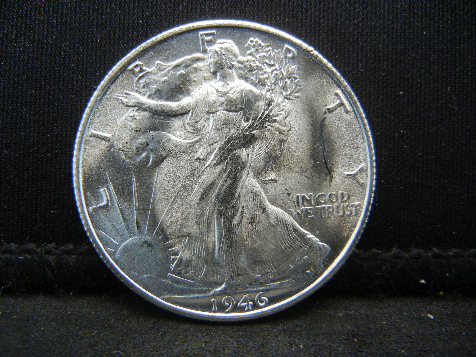 1946 S Walking Liberty Half Dollar Gem BU Blast White (1 of 2)