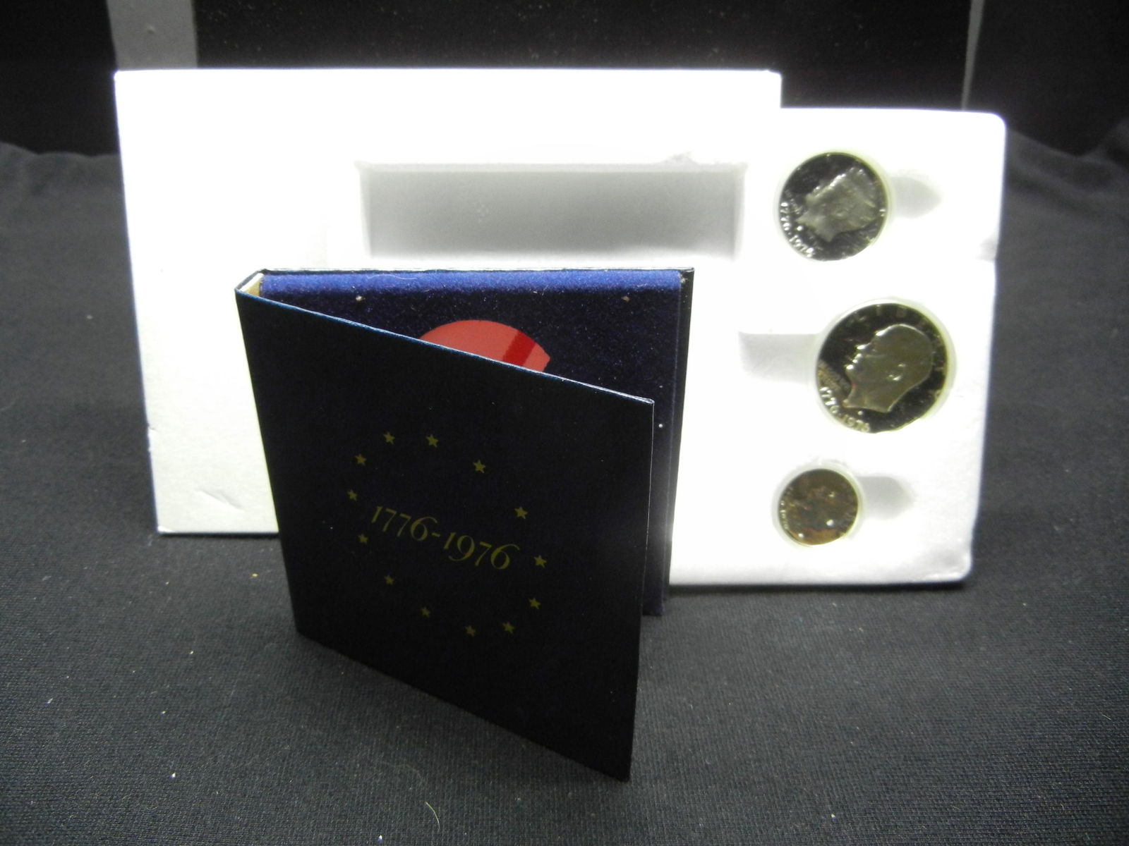 1976 3 Coin 40% Silver Proof Set In Original Packaging (1 of 4)