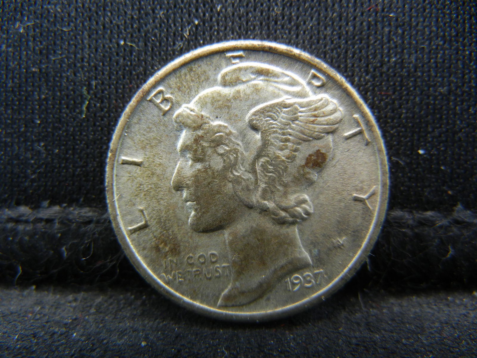 1937 High Grade Mercury Dime. (1 of 2)
